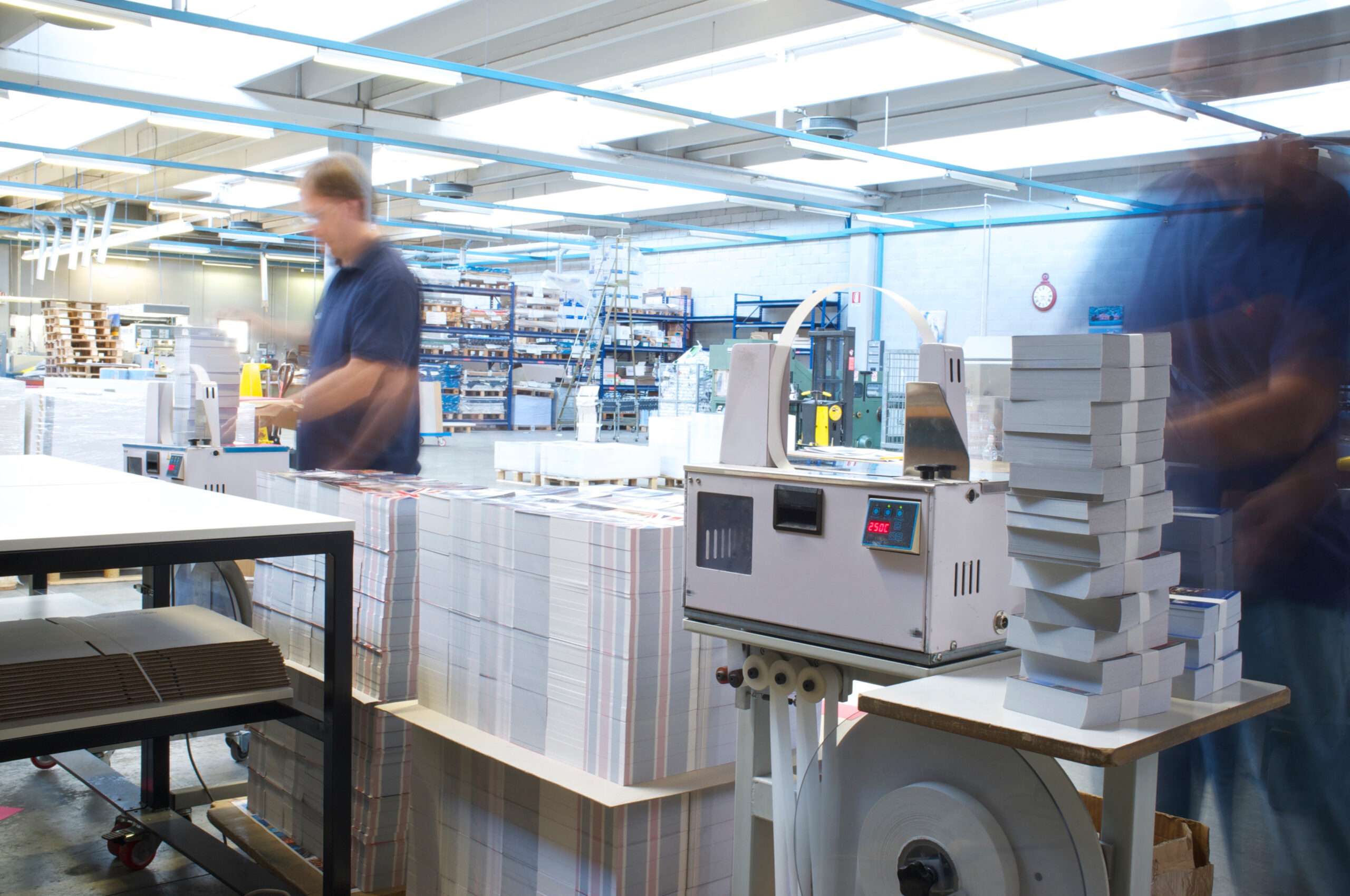 Flyer Printing Guide: Paper, Finishes, and Quantity Planning