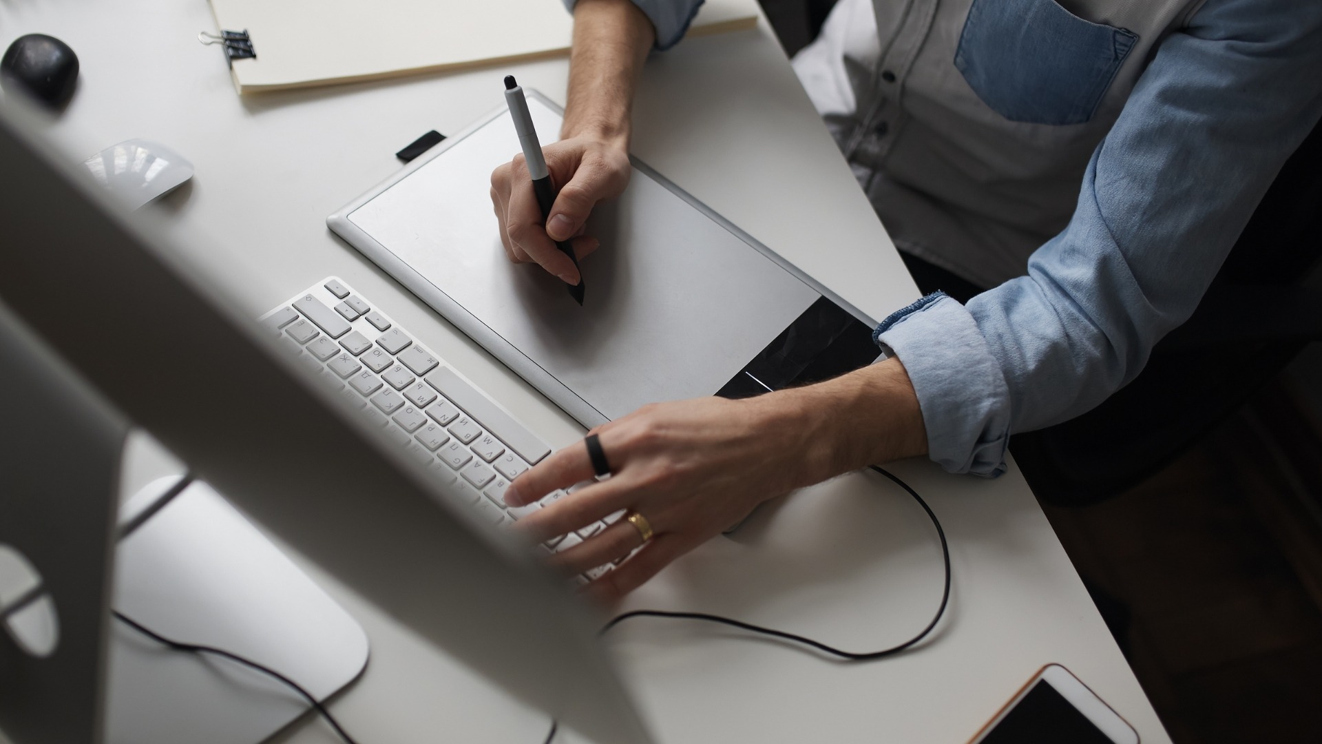 Brochure-Design-Tips-That-Help-Printed-Marketing-Materials-Perform-Better